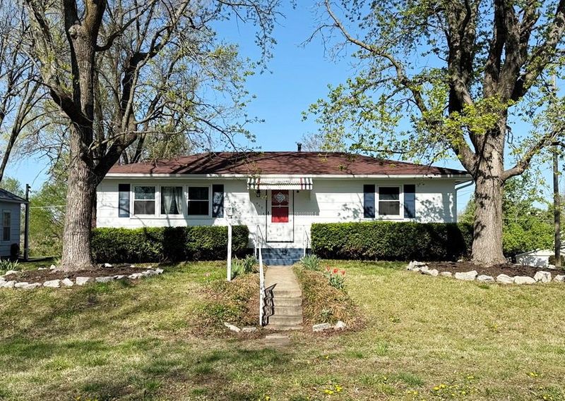 900 S Cedar St, Nevada, MO 64772