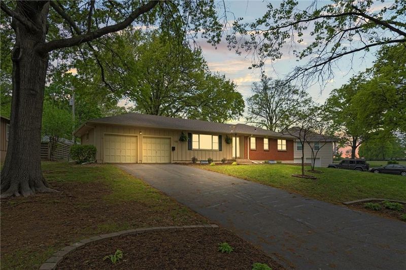 108 E 109th Ter, Kansas City, MO 64114