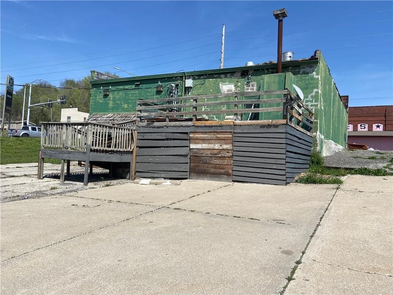 6106 King Hill Ave, St Joseph, MO 64504