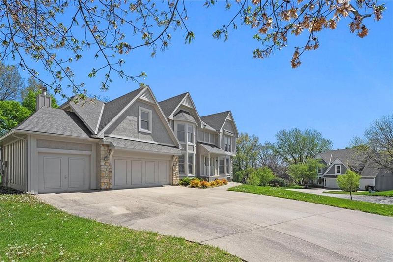 7801 N Prospect Ave, Kansas City, MO 64118