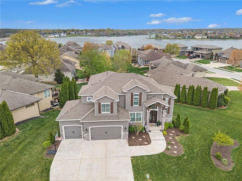 295 SW Point Shore Dr, Lee's Summit, MO 64082