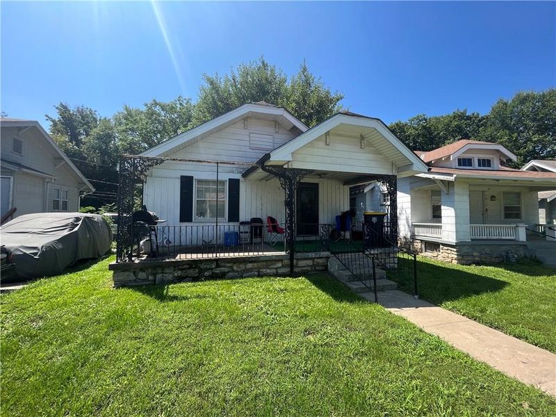 1917 E 71st Ter, Kansas City, MO 64132