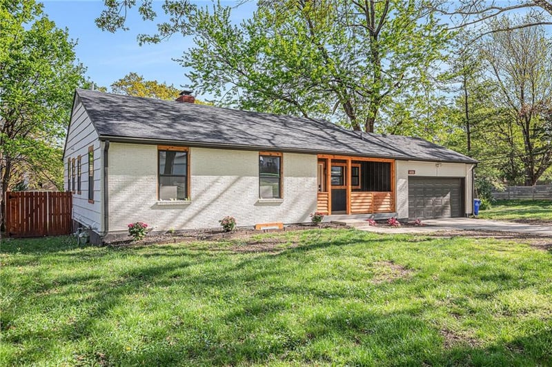 6700 W 65th Ter, Overland Park, KS 66202