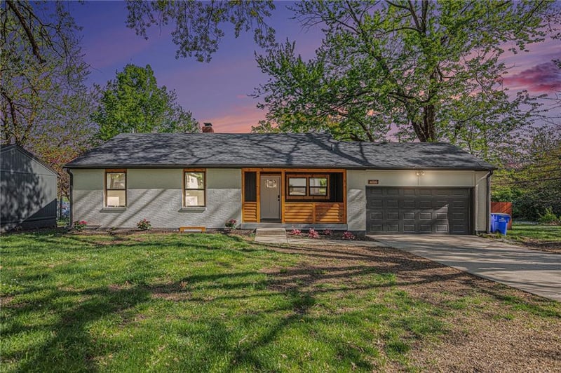 6700 W 65th Ter, Overland Park, KS 66202