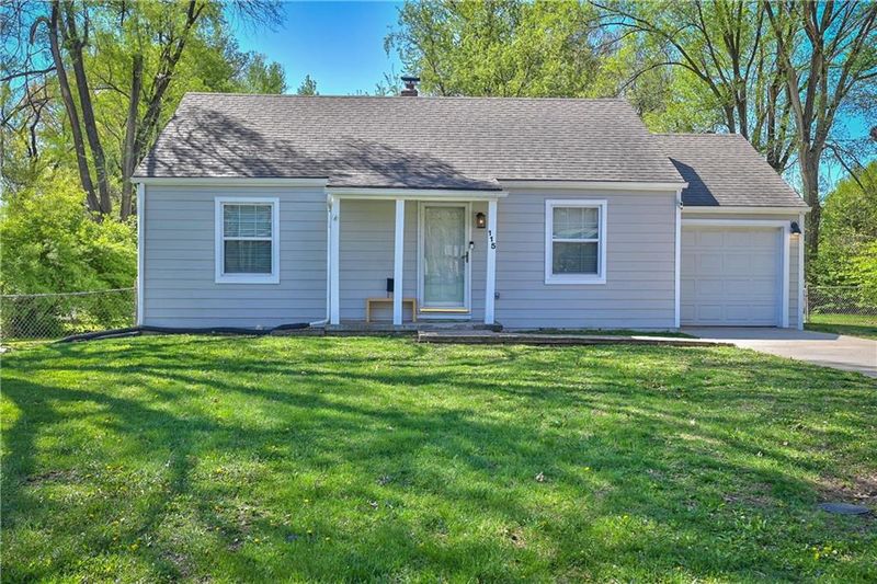 115 W 97th St, Kansas City, MO 64114