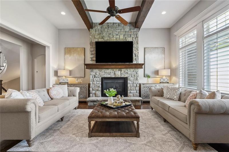 11712 W 164th Pl, Overland Park, KS 66062
