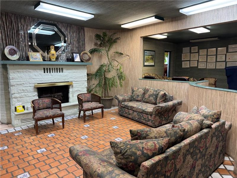 220 N 32nd St, Parsons, KS 67357