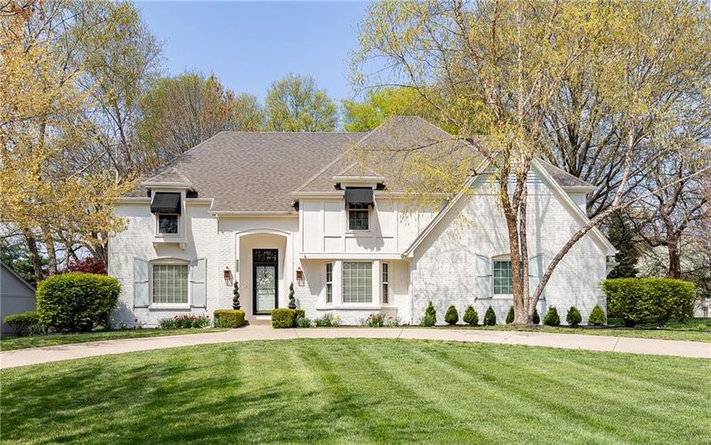 12705 Mohawk Cir, Leawood, KS 66209