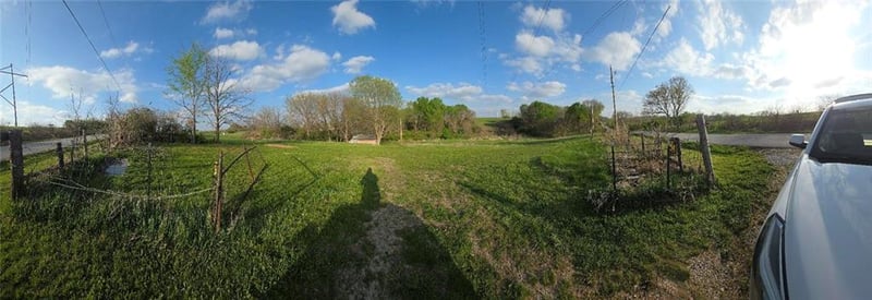 10901 NE Reinking Rd, Kansas City, MO 64156