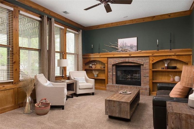 15412 Maple St, Overland Park, KS 66223