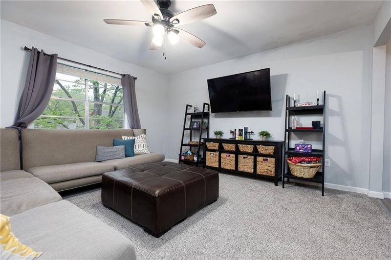 11906 E 58 St, Kansas City, MO 64133