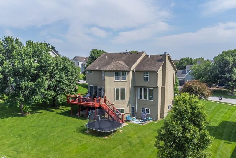 14108 Pine Valley Ct, Basehor, KS 66007