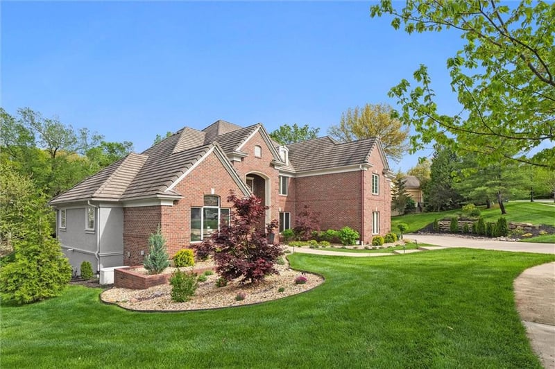 11305 Canterbury Ct, Leawood, KS 66211