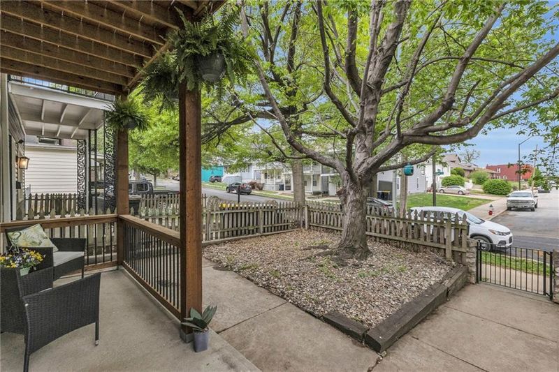 533 Forest Ave, Kansas City, MO 64106
