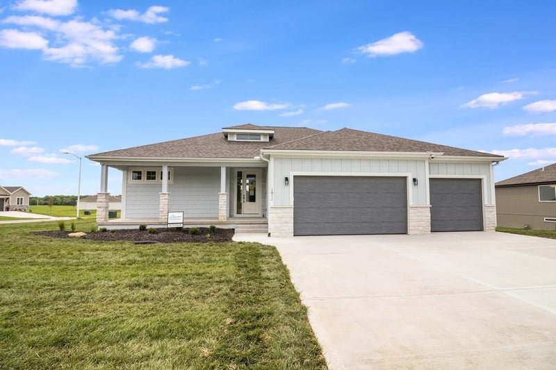 1811 Halls Creek Ave, Raymore, MO 64083