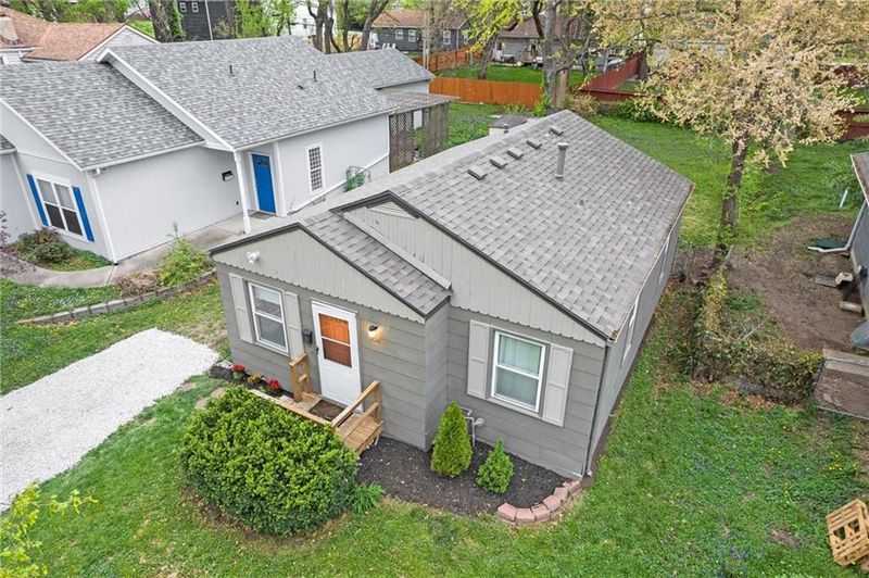 306 E 78th Ter, Kansas City, MO 64114