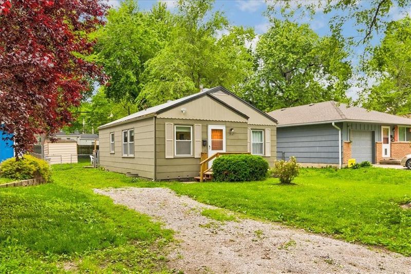 306 E 78th Ter, Kansas City, MO 64114