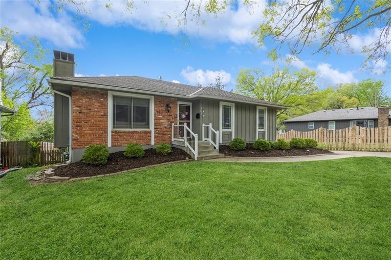 407 E 89th St, Kansas City, MO 64131