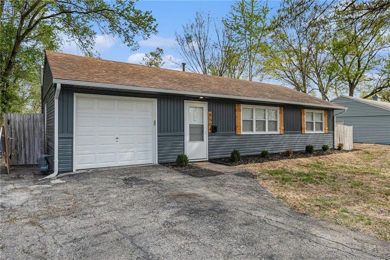8504 E 114th Ter, Kansas City, MO 64134