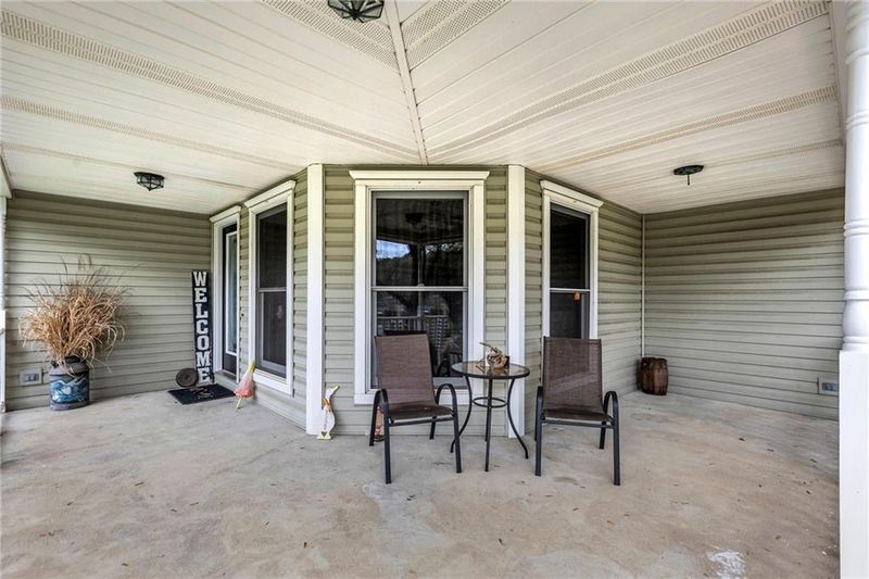 615 Cherry St, Weston, MO 64098