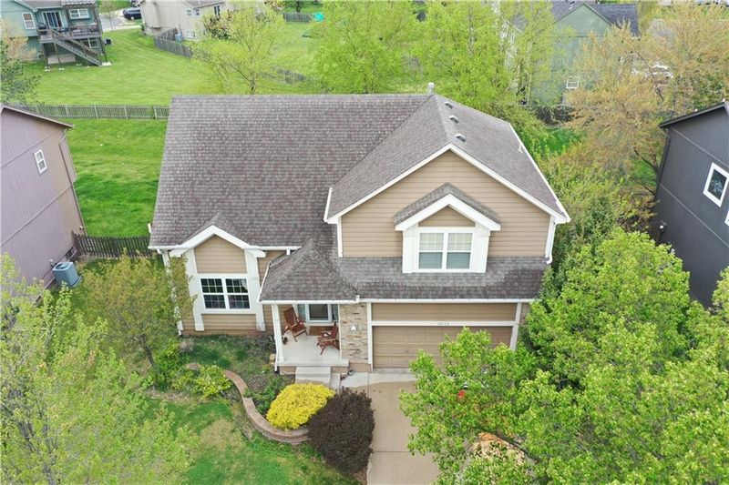 18716 W 164th Ter, Olathe, KS 66062
