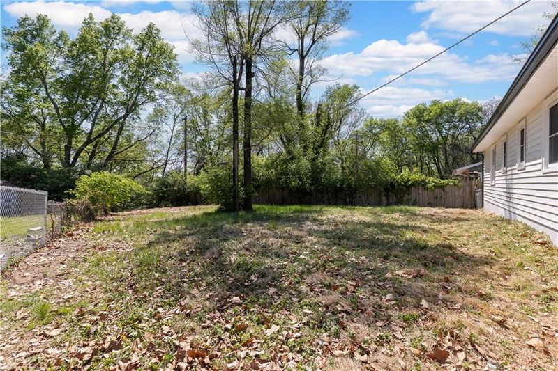 3935 E 47th Ter, Kansas City, MO 64130