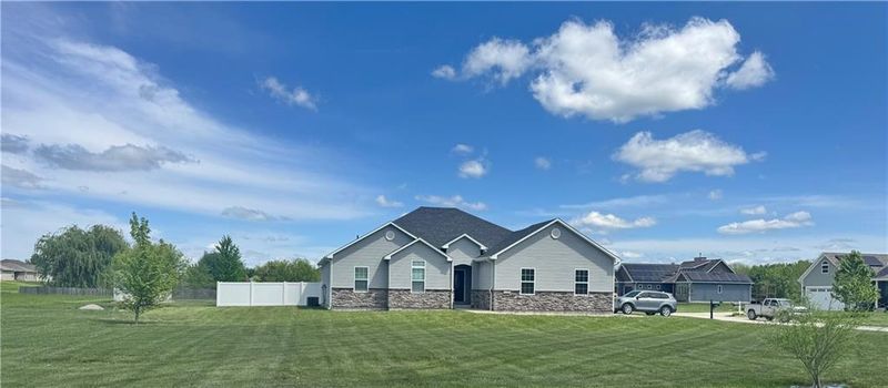 1177 SE 185 Rd, Knob Noster, MO 65336