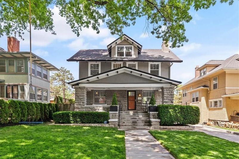 12 E 57 St, Kansas City, MO 64113