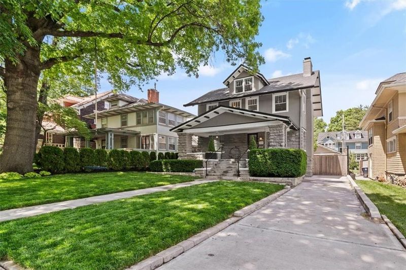12 E 57 St, Kansas City, MO 64113