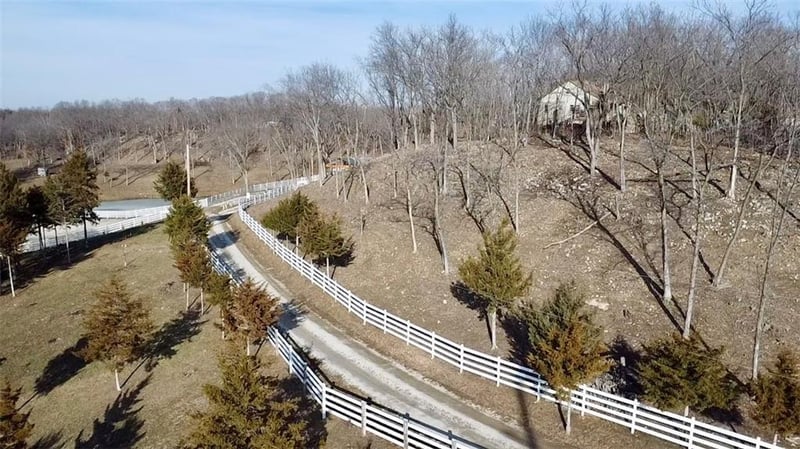 8210 Swartz Rd, Kansas City, KS 66111