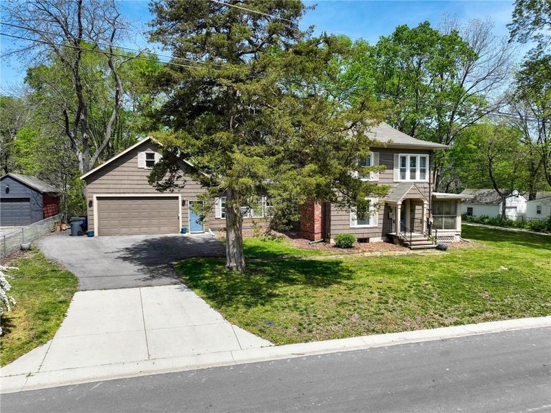680 W Cedar St, Olathe, KS 66061