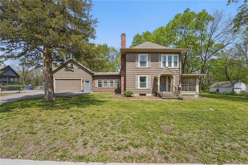 680 W Cedar St, Olathe, KS 66061