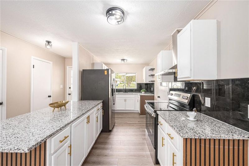 9505 E 79th St, Raytown, MO 64138
