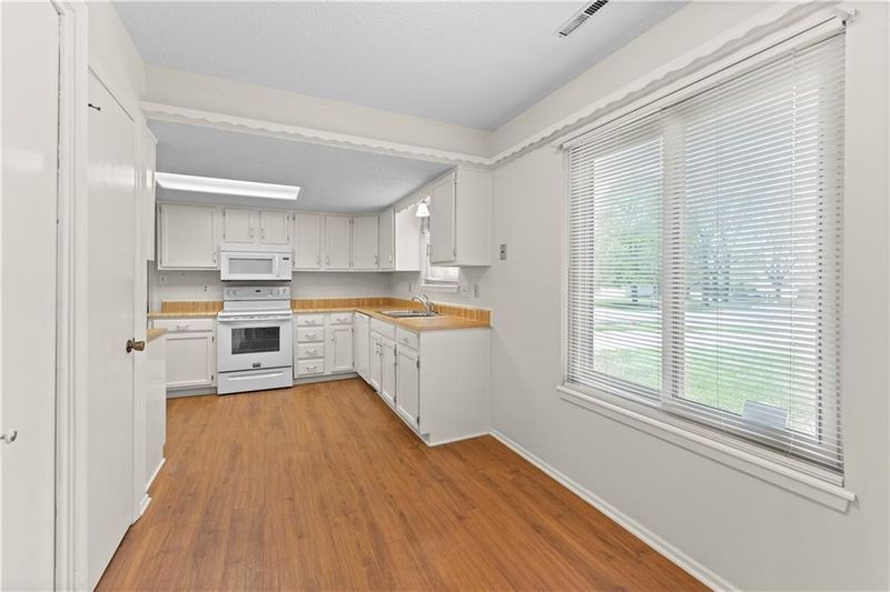 501 N Stone Blvd, Raymore, MO 64083