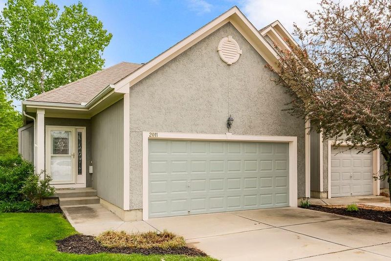 2011 Madison Dr, Bonner Springs, KS 66012