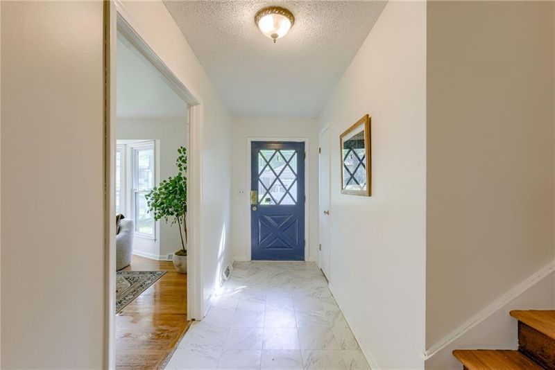 4401 E 104th St, Kansas City, MO 64137