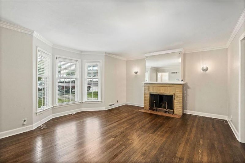 6429 Charlotte St, Kansas City, MO 64131