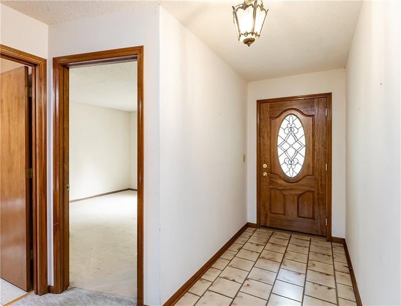 3431 W 98 St, Overland Park, KS 66206