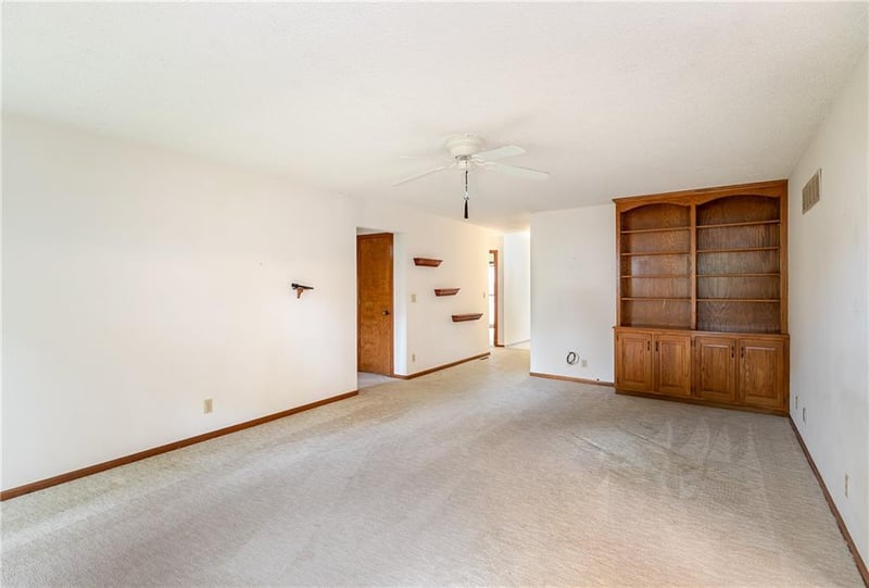 3431 W 98 St, Overland Park, KS 66206