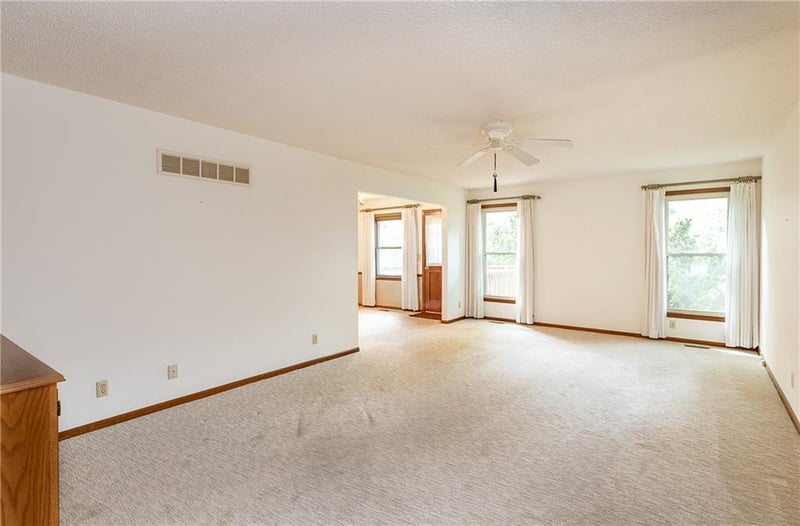 3431 W 98 St, Overland Park, KS 66206