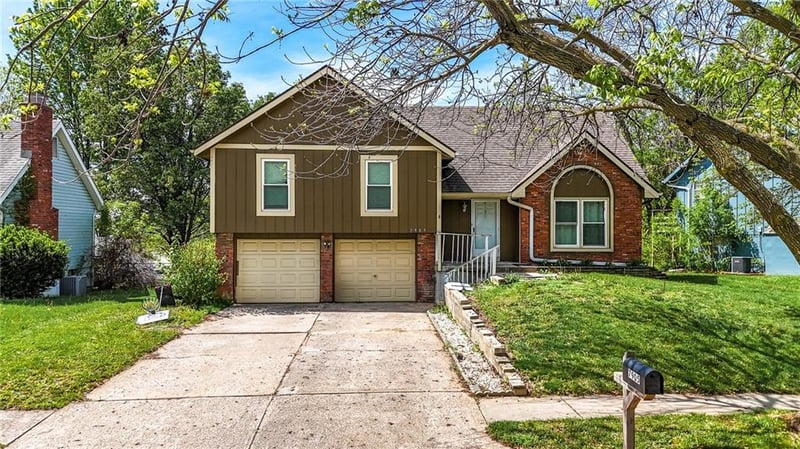 7905 NW 85th Ter, Kansas City, MO 64153