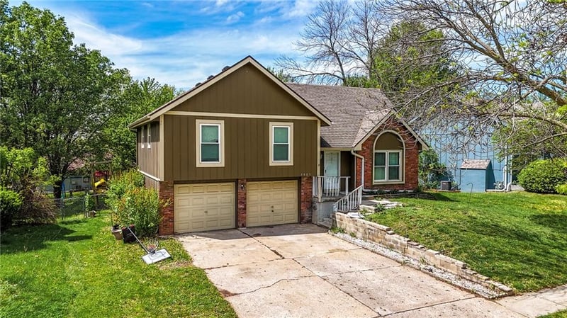 7905 NW 85th Ter, Kansas City, MO 64153