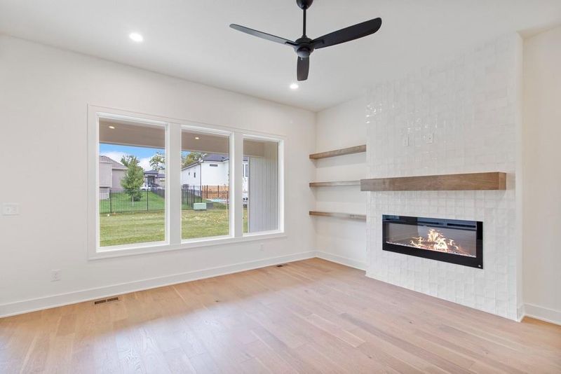 2601 NE Crestview St, Blue Springs, MO 64029