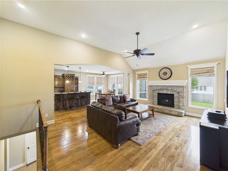 1808 Meadow Ln, Pleasant Hill, MO 64080