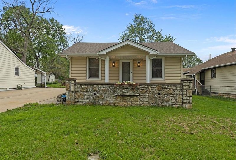 4433 N Jackson Ave, Kansas City, MO 64117
