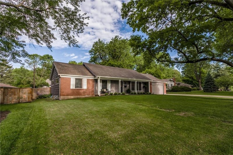 9708 Aberdeen St, Overland Park, KS 66206