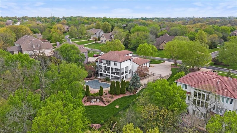 304 NW Rockwood Ct, Lee's Summit, MO 64081