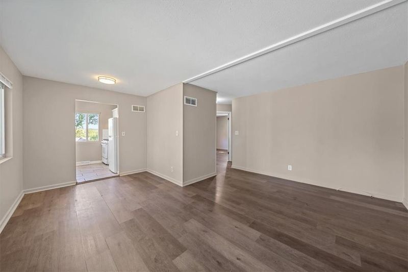 2000 E 48th St, Kansas City, MO 64130