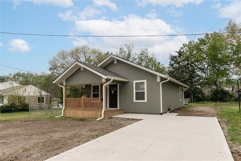 188 14th St, Osawatomie, KS 66064