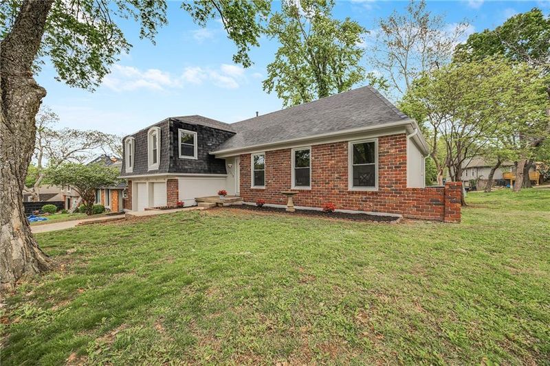 1312 E 98th Ter, Kansas City, MO 64131